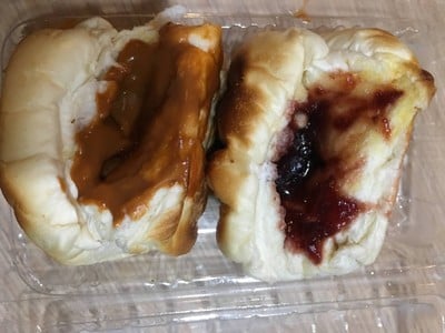 สังขลาชาไทย และสตรอเบอรี่