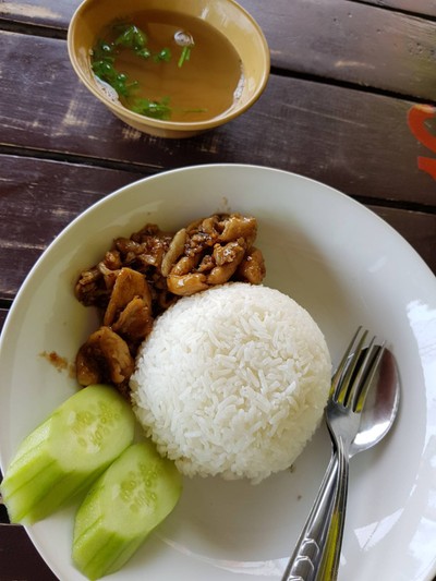 หมูทอดกระเทียม