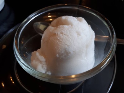 ไอศกรีมมะพร้าวอ่อน ถ้วยเล็ก