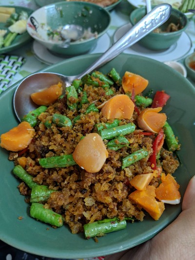 ปลาดุกฟูพริกขิงไข่เค็ม