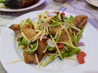 ยำปลาสลิด