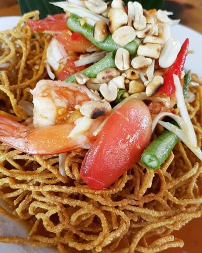 ส้มตำหมี่กรอบ