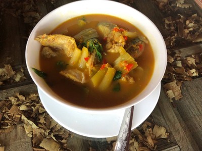 แกงปลาใส่ตูน 170.-