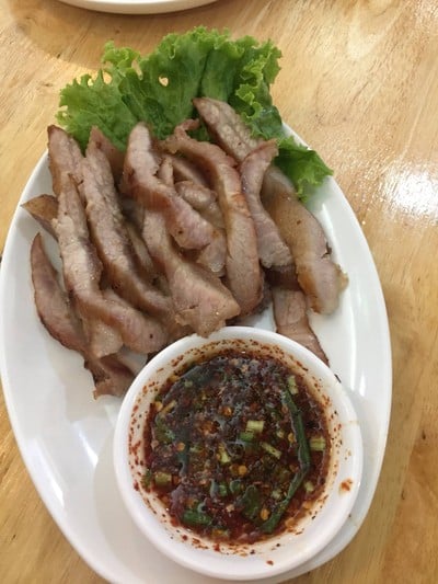 คอหมูย่าง