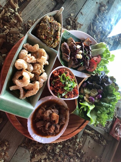 ข้าวเหนียวทไม่รวมในชุดออเดิฟนะคะ