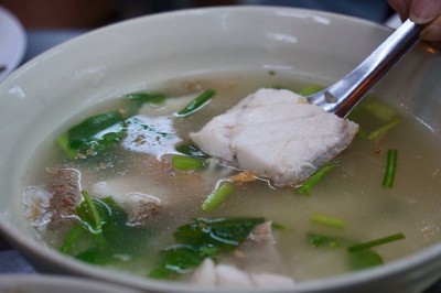 ข้าวต้มปลาเก๋าแดง (Boiled rice soup with red grouper meat)