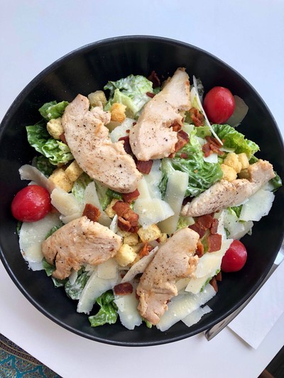CHICKEN CEASAR SALAD