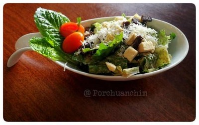 caesar salad เนื้อแดดเดียว