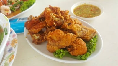 ไก่บ้านทอดเกลือ