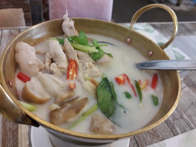 ต้มข่าไก่