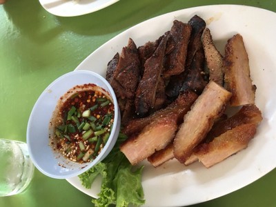 ตับย่างและคอหมูย่าง