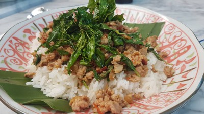 กะเพราเชยหมู