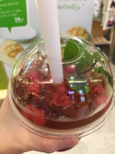 Ice Tea With Bubble Pop - Sreawberries