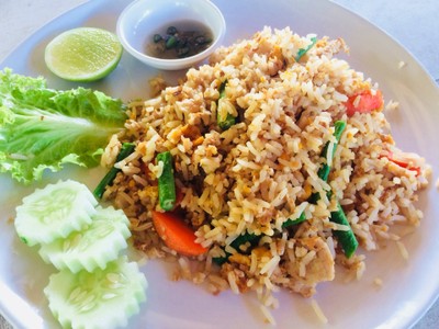 ข้าวผัดหมู อร่อยมากค่ะ 100฿