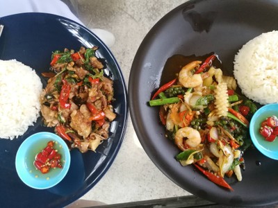 อาหาร หรือ เครื่องดื่ม