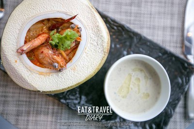 ต้มยำกุ้ง กับ ซุปดอกกระหล่ำและเห็ดทรัฟเฟิล