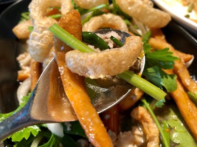 มีหมูยอทอดหมูสับ แคปหมู รวม 3หมู