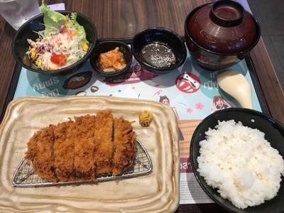 หมูคุโรบูตะชุบแป้งทอด