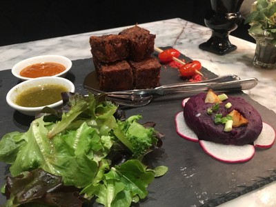 ขาหมูเต๋า