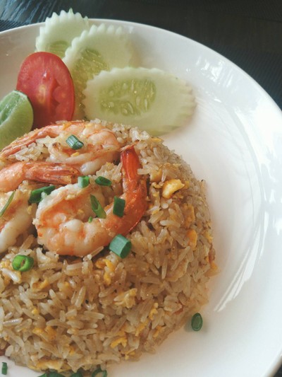 ข้าวกระดูกอ่อนผัดกระเทียม