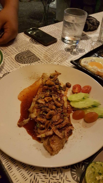 อาหาร หรือ เครื่องดื่ม