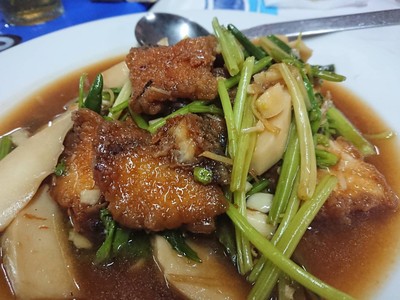 ปลากระพงผัดคั้นช่าย