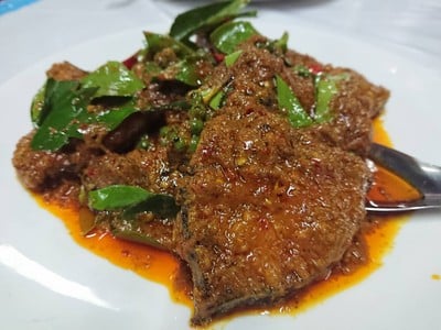 ปลาดุกทะเลผัดพริก