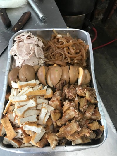 เครื่องแน่นเต็มถาด สดใหม่ พร้อมเสิร์ฟทุกวัน