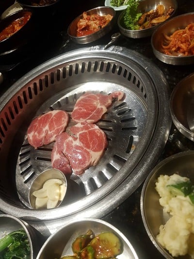 อาหาร หรือ เครื่องดื่ม