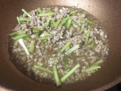 วิธีทำ เต้าหู้ทอดราดหมูสับน้ำมันงา วิธีทำ เต้าหู้ทอดราดหมูสับน้ำมันงา