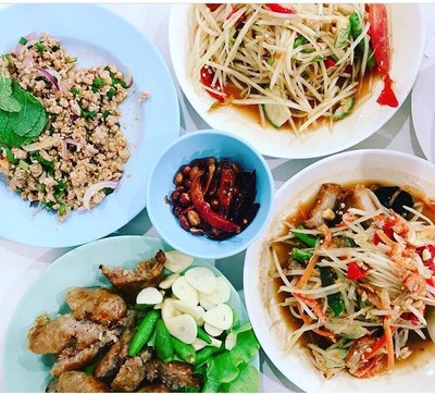 อาหาร หรือ เครื่องดื่ม