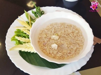 อาหาร หรือ เครื่องดื่ม