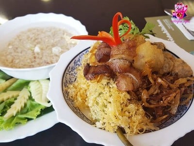 อาหาร หรือ เครื่องดื่ม