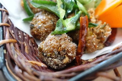 ลาบหมูทอด