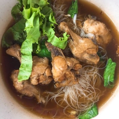 ก๋วยเตี๋ยวไก่ตุ๋นแม่กิม