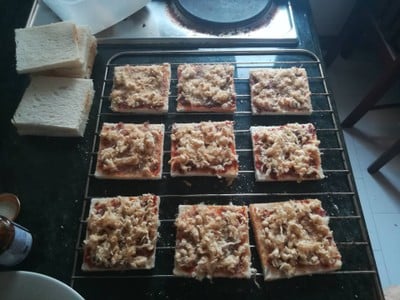 วิธีทำ ขนมปังกรอบเนยน้ำตาลและพริกเผาไก่หยอง วิธีทำ ขนมปังกรอบเนยน้ำตาลและพริกเผาไก่หยอง