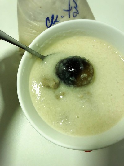 โจ๊กหมู + ไข่เยี่ยวม้า