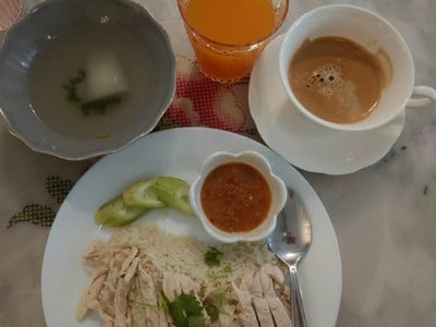 อาหาร หรือ เครื่องดื่ม