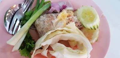 แหนมหมกไข่