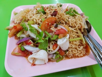 เมนูของร้าน ร้านส้มตำพี่เอ๋ ซอยสุขุมวิท 39