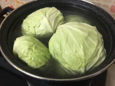 วิธีทำ กะหล่ำปลีต้มคนอร์เห็ดหอม (เจ) วิธีทำ กะหล่ำปลีต้มคนอร์เห็ดหอม (เจ)