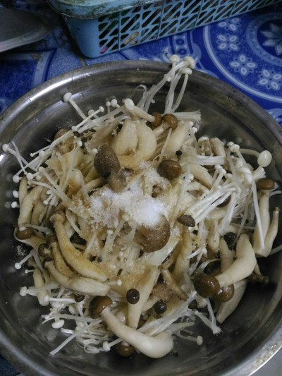 วิธีทำ เห็ดผัดน้ำมันหอย วิธีทำ เห็ดผัดน้ำมันหอย