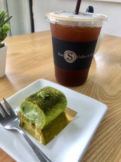 Matcha Roll Cake