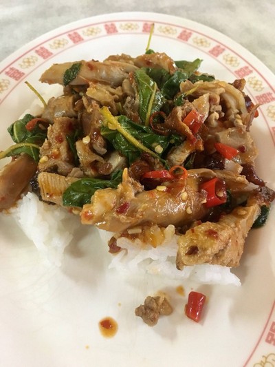 กระเพราเป็ดย่าง