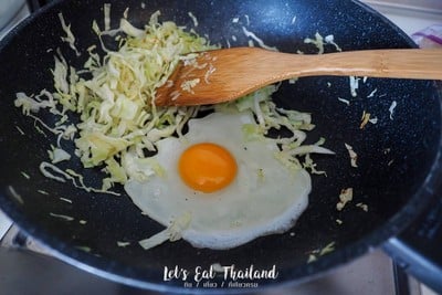 วิธีทำ ขนมจีนผัด (ตามแบบร้านบ้านส้มตำ)