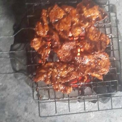 หมูย่างพริกป่นกินกับน้ำจิ้มแจ่ว
