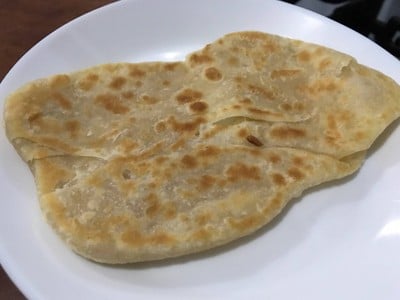 วิธีทำ โรตีราดนมข้นหวาน (Lacha Paratha)