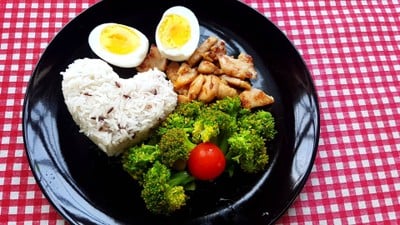 ไก่กระเทียมเนื้อนุ่ม