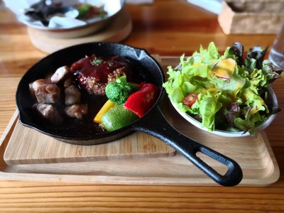 อาหาร หรือ เครื่องดื่ม