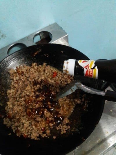 วิธีทำ กระเพราจานเปล ไข่เยี่ยวกรอบ